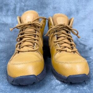 Nike Manoa Wheat‎ Tan Leather Boots Kids Youth Size 5Y BQ5372-700